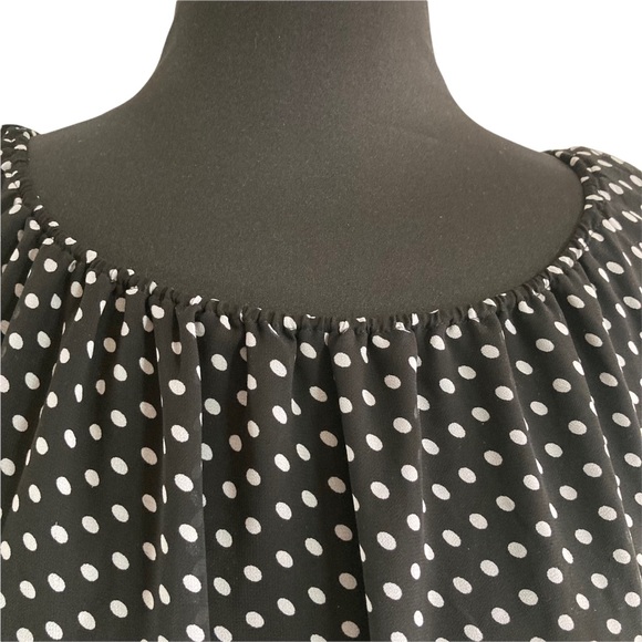 Vince Camuto black and white blouse. Small. - Picture 4 of 8